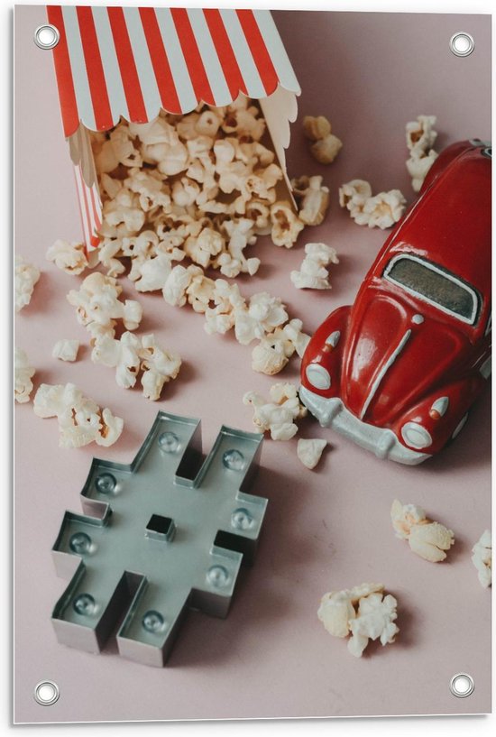 Tuinposter – Omgevallen Popcorn, Rode Auto en Hashtag - 40x60cm Foto op Tuinposter  (wanddecoratie voor buiten en binnen)