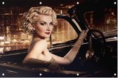 Glamour Dame in haar auto - Foto op Tuinposter - 150 x 100 cm