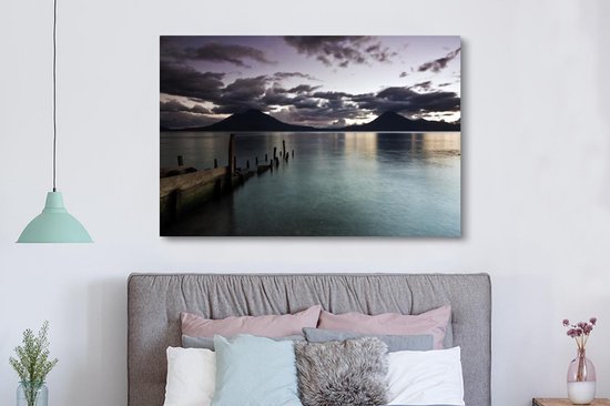 Coucher de soleil sur le lac Atitlán à Panajachel près du Guatemala Toile 180x120 cm - Tirage photo sur Toile (Décoration murale salon / chambre) XXL / Groot format!