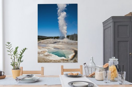 Un geyser actif avec des roches blanches dans le parc national de Yellowstone sur toile 90x140 cm - Tirage photo sur toile (Décoration murale salon / chambre)