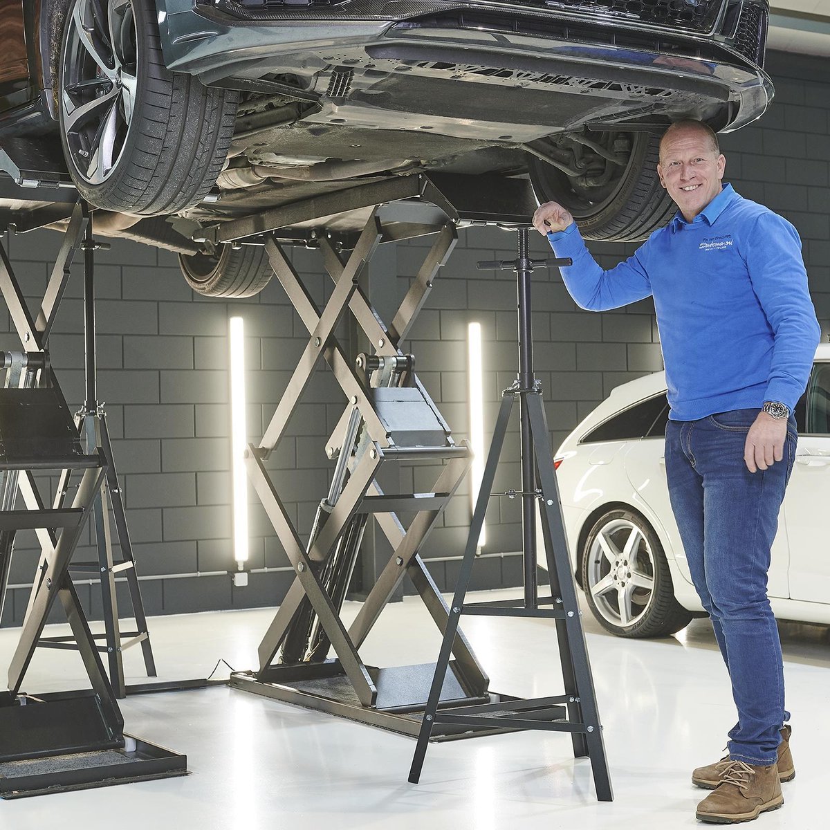 Datona® Assteun hoog 2 ton met spindel - maximale hoogte 190 cm - Zwart