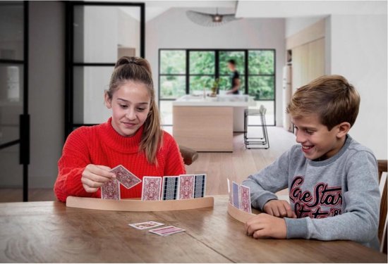 Thumbnail van een extra afbeelding van het spel 2x stuks Speelkaarthouders - inclusief 54 speelkaarten rood geruit - hout - 35 cm - kaarthouders