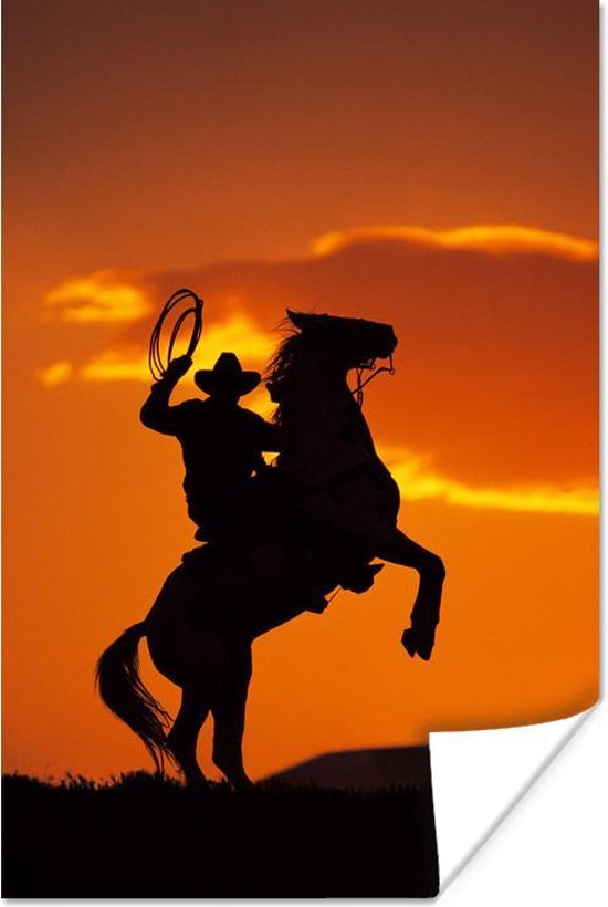 Silhouet van cowboy op paard die steigert poster 120x180 cm - Foto print op Poster (wanddecoratie woonkamer / slaapkamer) XXL / Groot formaat!