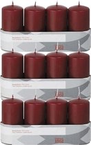 12x Bordeauxrode cilinderkaarsen/stompkaarsen 5 x 10 cm 18 branduren - Geurloze donkerrode kaarsen - Woondecoraties