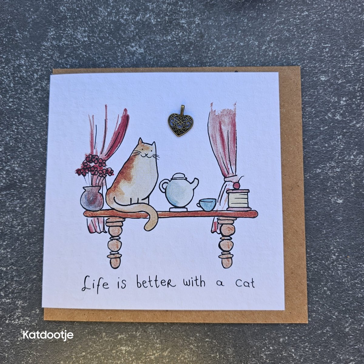 Katdootje - Dubbele wenskaart met envelop - Life is better - Hart