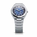 Zilverkleurig Citizen horloge met blauwe wijzerplaat met textuur en stalen band.