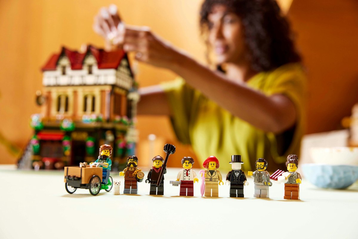 LEGO Icons 10350 - Hoekpand in tudorstijl - Tudor Corner — cadeau in Spellen & Speelgoed - foto 2