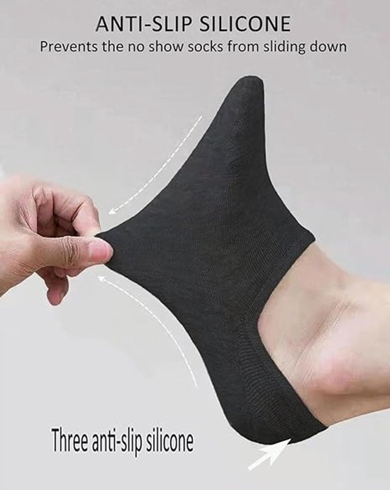 Een zwarte, onzichtbare sok die wordt uitgerekt om de anti-slip siliconen aan de hiel te tonen.