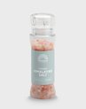 Glazen molen met grof roze Himalaya zout, etiket Mattisson Coarse Himalayan Salt.