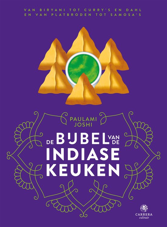 Kookboek 'De bijbel van de Indiase keuken' met op de cover een rij van zes samosa's rond een groen schaaltje.