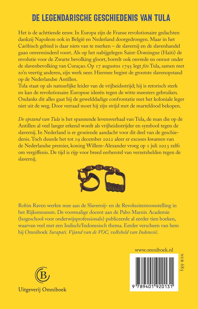 Achterkant van een boek met tekst over Tula. In het midden een afbeelding van handboeien en een slot. Rechtsonder ISBN-nummer en logo.