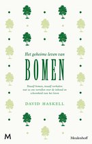Boek "Het geheime leven van bomen" met bomenpatroon, geschreven door David Haskell.