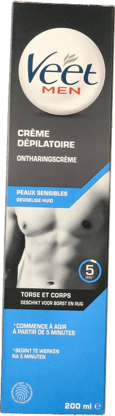 Veet Men ontharingscrème voor gevoelige huid. Zwarte doos met blauwe en witte details. Afbeelding van een mannentorso.