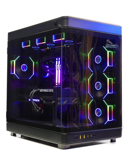 Zwarte computerkast met glazen zijpaneel en RGB-verlichting. De kast toont interne componenten, ventilatoren en een 'GeForce RTX' grafische kaart.