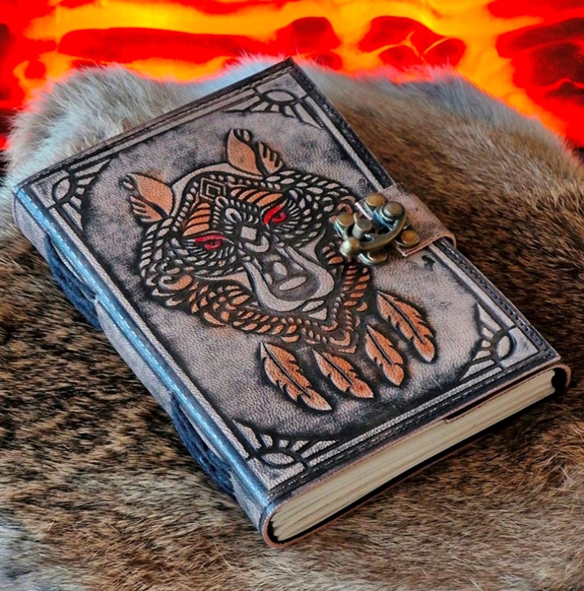 Leren Dagboek met Wolf Dromenvanger - Leren Schrijfboek met Wolf Dromenvanger - Leren Journal met Wolf Dromenvanger - Leren Dagboek met Wolf Dromenvanger - Leather Journal with Wolf Dreamcatcher - (lxbxw) ca. 18cm x 13cm x 4cm