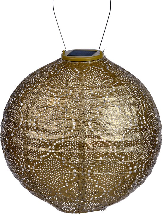 Gouden, ronde lampion van Tyvek met perforaties en een zonnepaneel aan de bovenzijde, staand op witte achtergrond.
