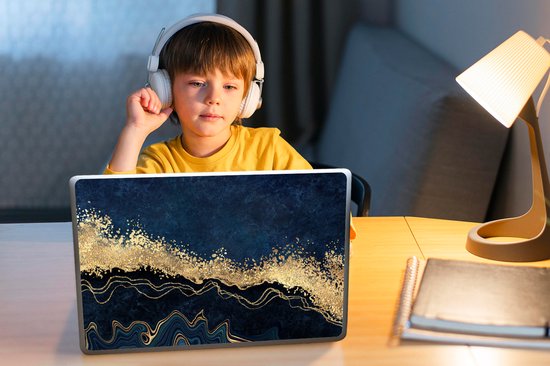 Laptop sticker - 13.3 inch - Marmer print - Textuur - Goud - Illustratie - 31x22,5cm - Laptopstickers - Laptop skin - Cover