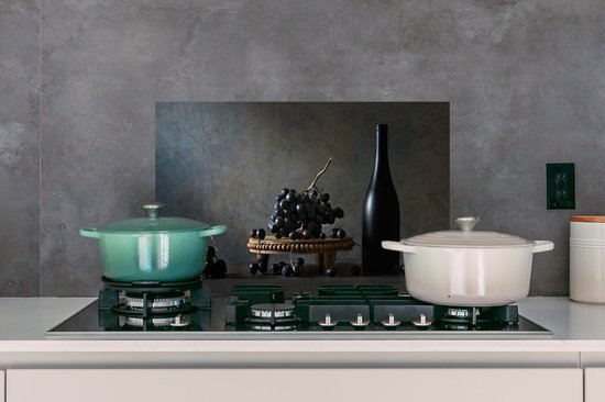 Spatscherm keuken 60x40 cm - Kookplaat achterwand Stilleven - Zwart - Fles - Druiven - Muurbeschermer - Spatwand fornuis - Hoogwaardig aluminium