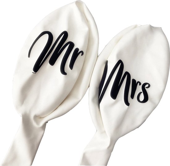 Twee grote witte ballonnen met zwarte opdruk 'Mr' en 'Mrs', tegen een witte achtergrond.