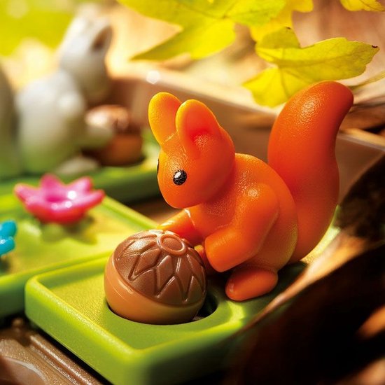 SmartGames Squirrels Go Nuts! - Compacte Schuifpuzzel Denkspel - 60 Educatieve Eekhoorn Uitdagingen - Reisspel & Solospel - Vanaf 6 Jaar