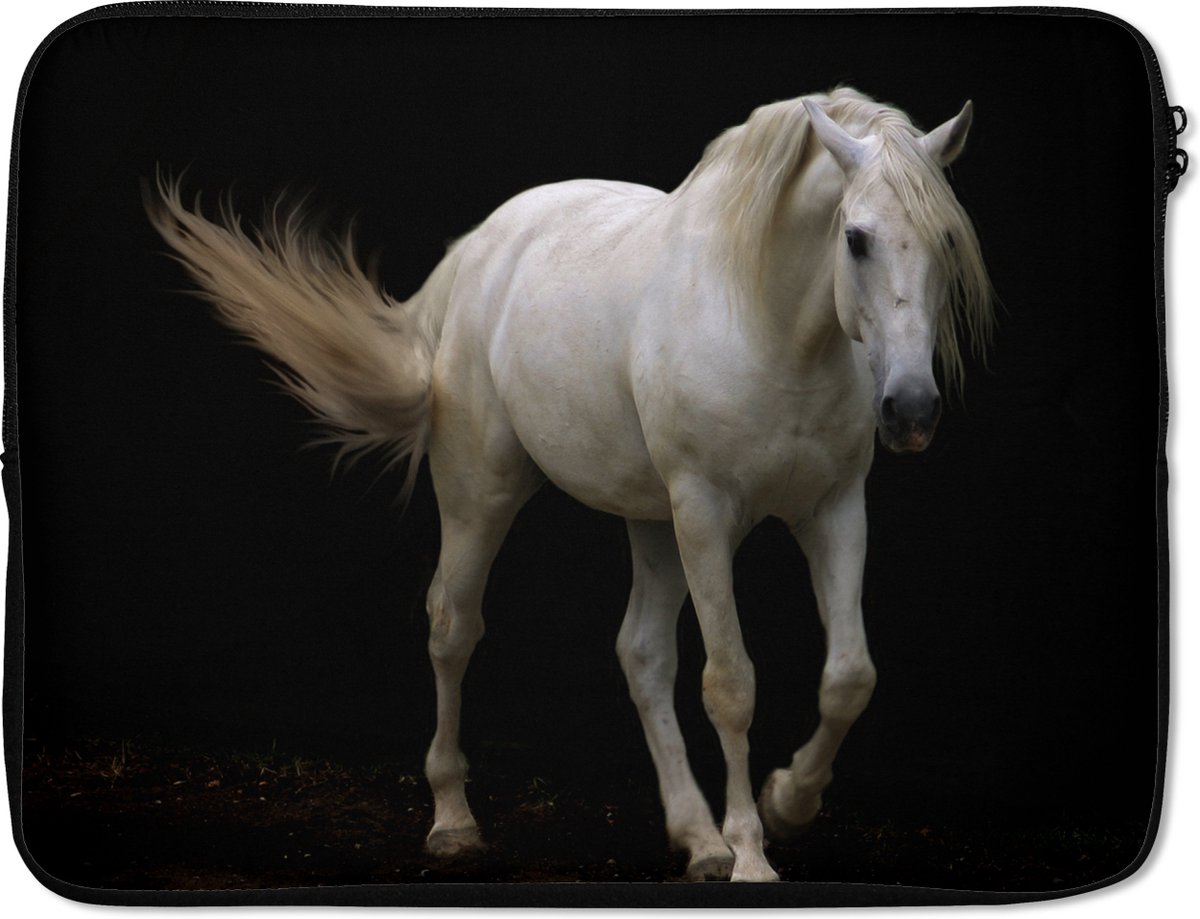 Laptophoes 15.6 inch - Paarden - Boerderijdieren - Zwart - Laptop sleeve - Binnenmaat 37x26 cm - Zwarte achterkant