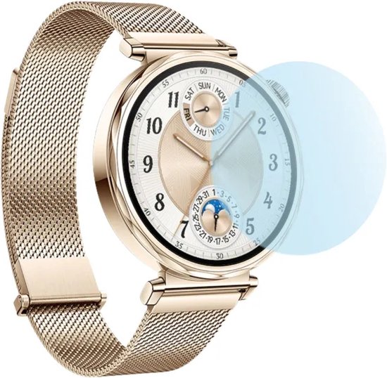 Gouden smartwatch met Milanese band, wijzerplaat met datum- en maanfase-indicatoren. Blauwe cirkel toont screenprotector.