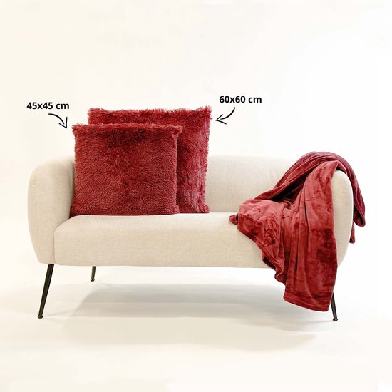 Dutch Decor Fluffy - Coussin decoratif 45x45 cm Merlot