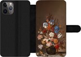 Bookcase Geschikt voor iPhone 11 Pro Max telefoonhoesje - Stilleven met bloemen - Kunst - Oude meesters - Met vakjes - Wallet case met magneetsluiting