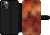 Bookcase Geschikt voor iPhone 11 Pro Max telefoonhoesje - Roest print - Abstract - Staalplaat - Met vakjes - Wallet case met magneetsluiting