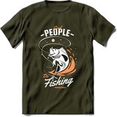 Cool People Do Fishing - Vissen T-Shirt | Oranje | Grappig Verjaardag Vis Hobby Cadeau Shirt | Dames - Heren - Unisex | Tshirt Hengelsport Kleding Kado - Leger Groen - M