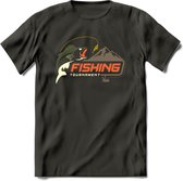 Fishing Club - Vissen T-Shirt | Grappig Verjaardag Vis Hobby Cadeau Shirt | Dames - Heren - Unisex | Tshirt Hengelsport Kleding Kado - Donker Grijs - XL