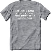 Het Leven IS Bitter, Het Leven Is Zuur... - Snack T-Shirt | Grappig Verjaardag Kleding Cadeau | Eten En Snoep Shirt | Dames - Heren - Unisex Tshirt | - Donker Grijs - Gemaleerd - L