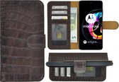 Motorola Moto Edge 20 Lite Hoesje - Bookcase - Portemonnee Hoes Echt leer Wallet case Croco Chocoladebruin