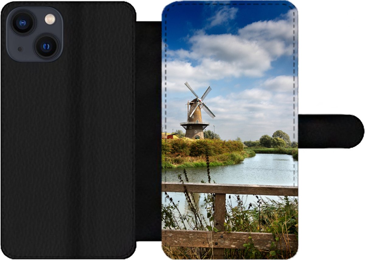 Telefoonhoesje Geschikt voor iPhone 13 telefoonhoesje - Molen in Gorinchem - Met vakjes - Wallet case met magneetsluiting
