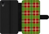 Bookcase Geschikt voor iPhone XR telefoonhoesje - Plaid - Groen - Rood - Patroon - Met vakjes - Wallet case met magneetsluiting