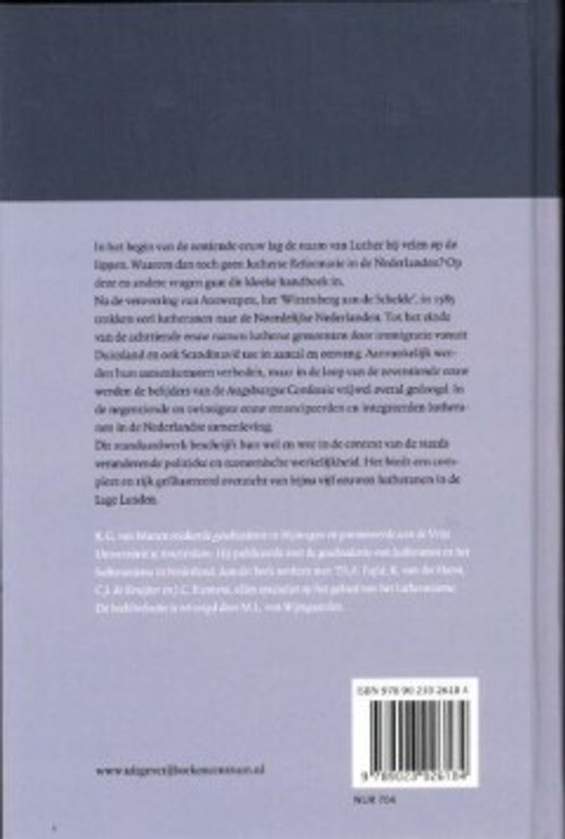 Achterkant van een boek met ISBN-nummer en informatie over de inhoud.