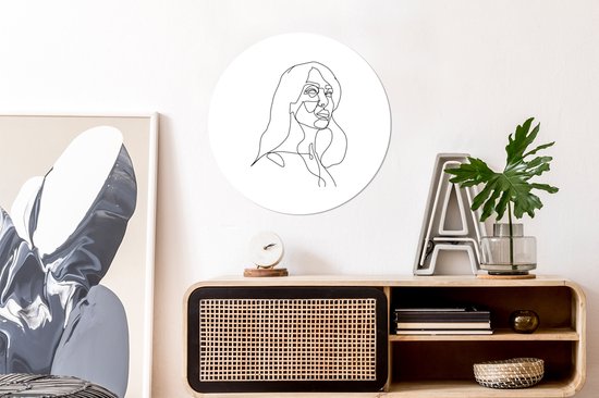 Illustration femme confiante sur fond blanc Assiette en plastique cercle mural ⌀ 60 cm - impression photo sur cercle mural / cercle vivant (décoration murale)