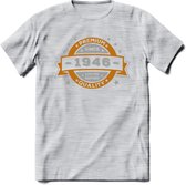 Premium Since 1946 T-Shirt | Goud - Zilver | Grappig Verjaardag Kleding Cadeau Shirt | Dames - Heren - Unisex Tshirt | - Licht Grijs - Gemaleerd - S