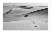 Walljar - Cruisend In De Woestijn - Zwart wit poster