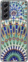 Geschikt voor Samsung Galaxy S21 FE hoesje - Een Marokkaanse mozaïekmuur met verschillende vormen - Siliconen Telefoonhoesje