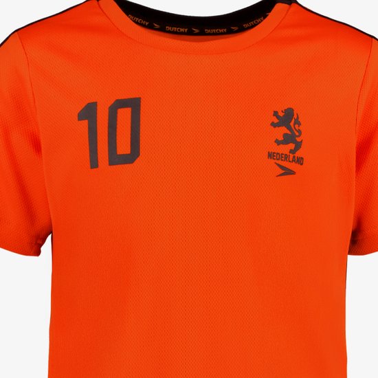 Oranje voetbalshirt met nummer 10, logo Nederland en tekst DUTCHY.