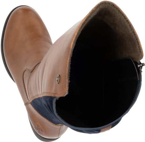 Vue de dessus d'une botte en cuir marron avec des accents en daim bleu marine.