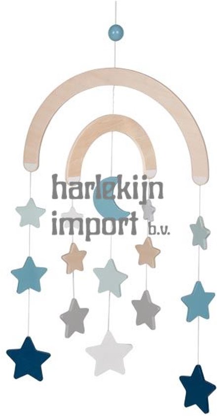 Houten mobiel met twee bogen, blauwe maan en sterren in blauw, grijs en beige. 'harlekijn import b.v.' is zichtbaar.