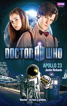 Doctor Who: Apollo 23 boek met Matt Smith en Karen Gillan voor een planeet, astronaut met broodje.