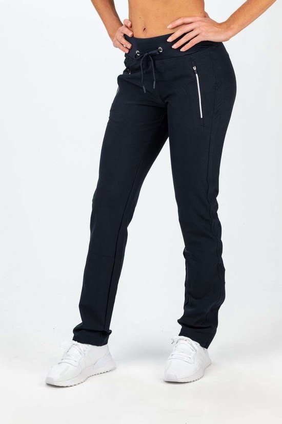 Zwarte stretch sportbroek voor dames met trekkoord en ritsdetails op de zakken.