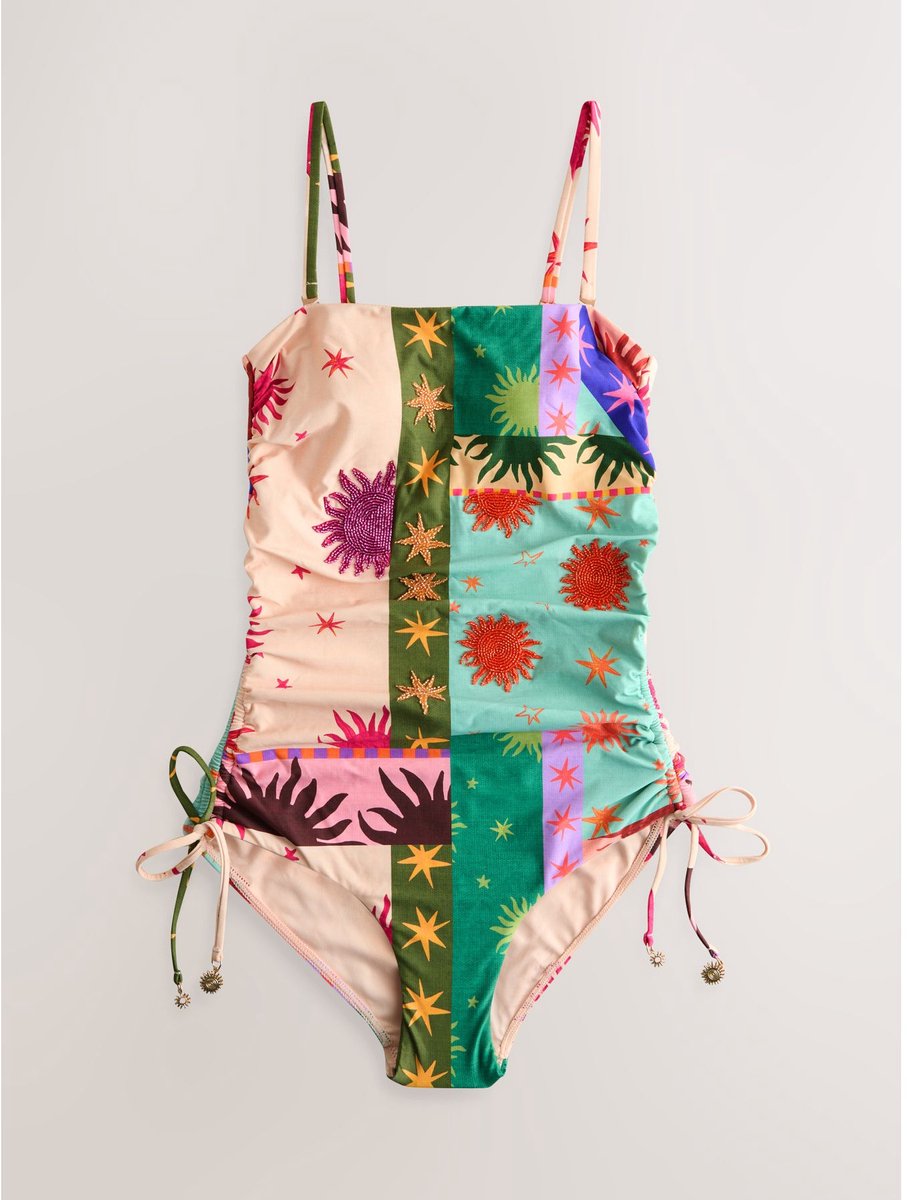 Next Dames - Vormgevend, buikcorrigerend bandeaubadpak met ruches op de pijpen - Roze Pink/Green Embellished Beaded Star Print