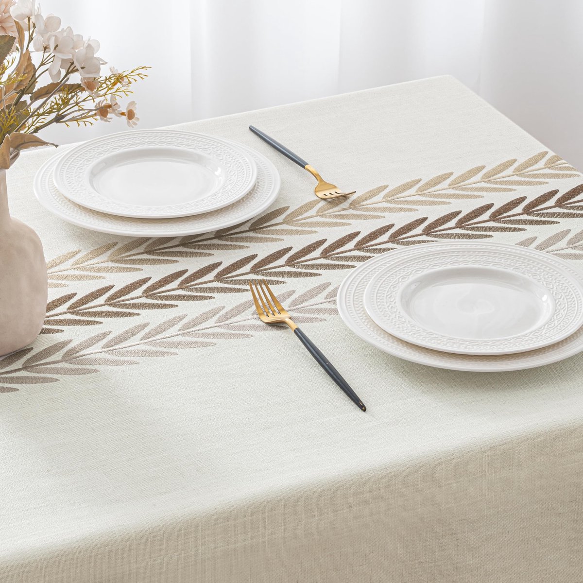 Dailygoods - Beige Tafelkleed met Bladeren, Afwasbaar en Boho-Stijl