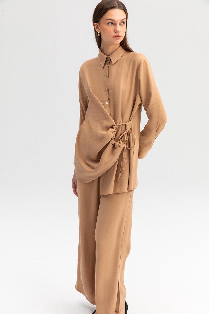 Touché Privé - Set van blouse en broek met rimpel-effect - Hazelnoot - Dames