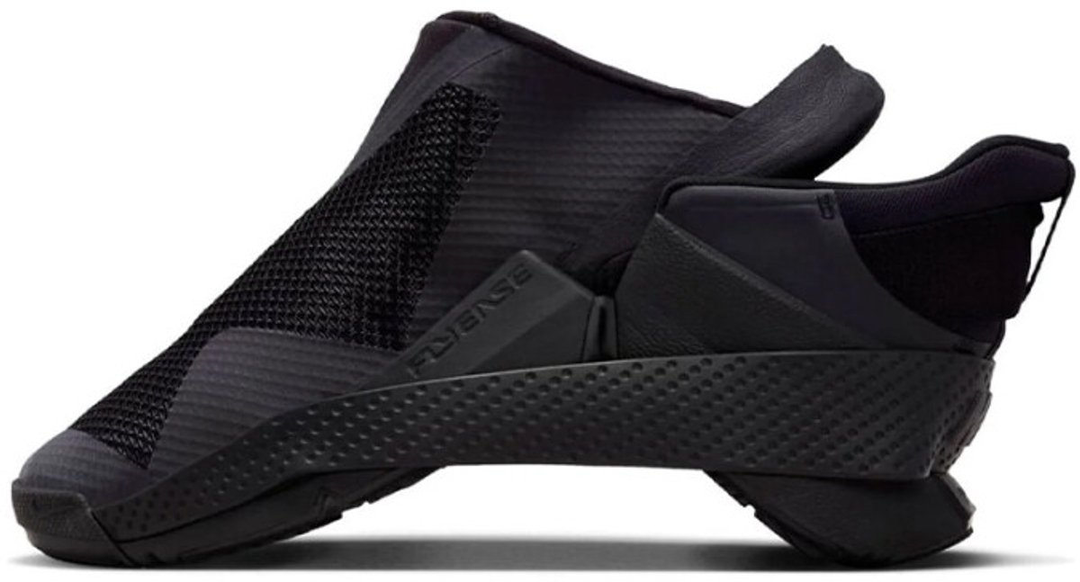 Nike Go FlyEase Damesschoenen die makkelijk aan en uit te trekken zijn – Geen deksel op de doos ! Zwart