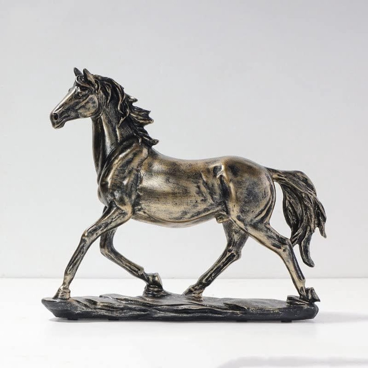 Staande Paard Beeld, Houten Paard Sculptuur, Dieren Ornament voor Woondecoratie en Kantoor, Uniek Cadeau voor Paardenliefhebbers